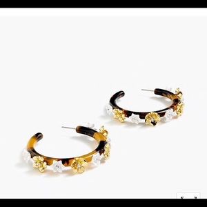 Flower hoop earrings